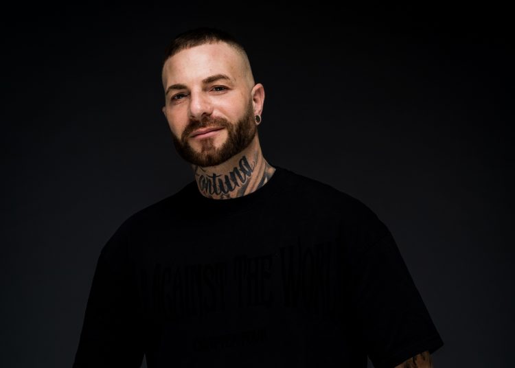 Antonio Scavone: Meisterfriseur und Salonmanager, Ihr Experte für Haare und Beauty