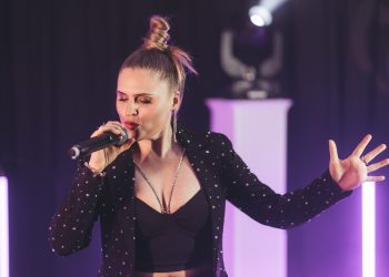 Tauche ein in die zauberhafte Welt von Slata Hess