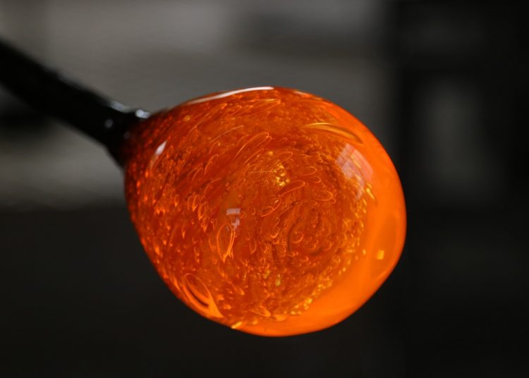 Die Zukunft des Glasbläserhandwerks in Chur: Aimé Kouadio setzt die Tradition fort